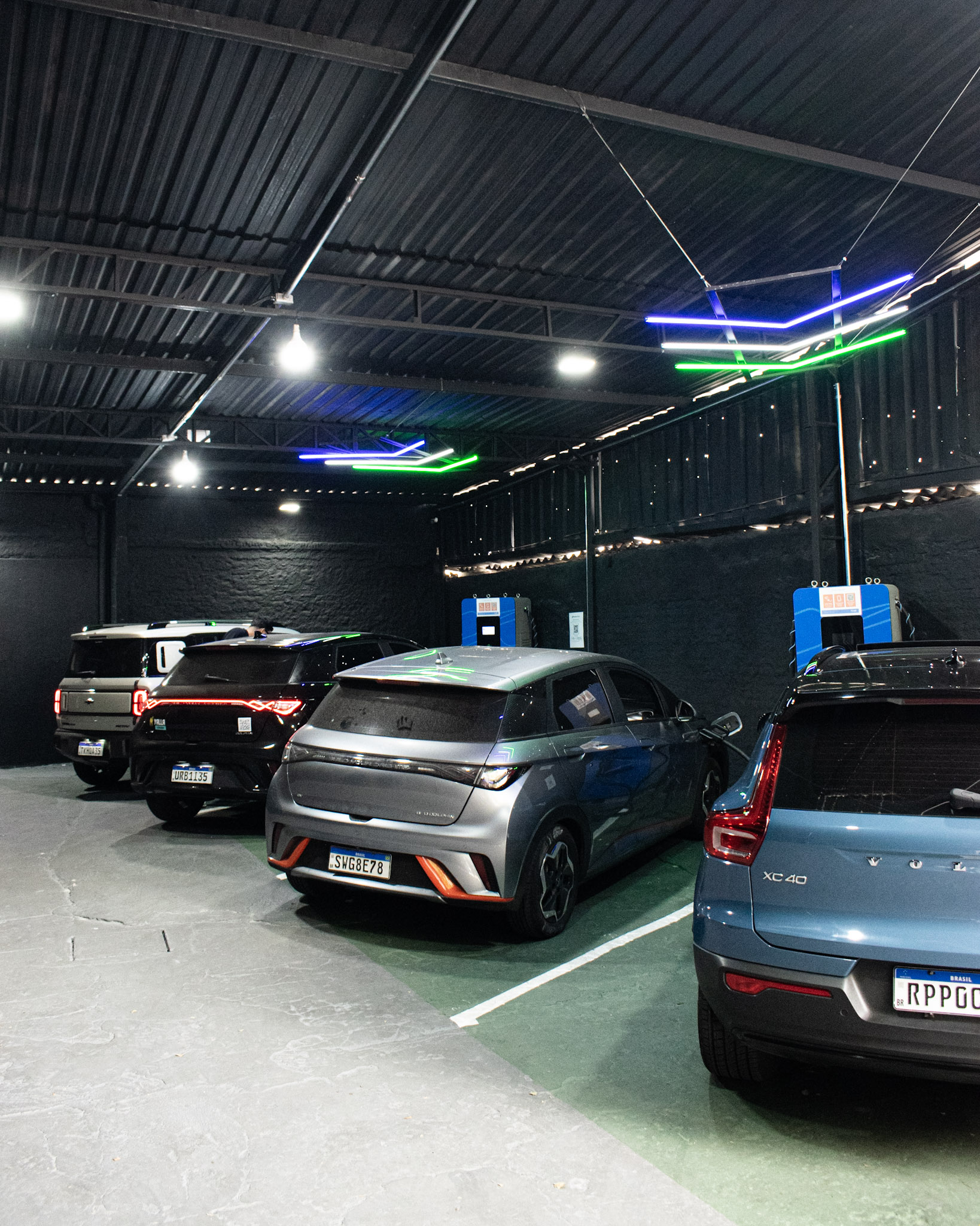 Frota de veículos elétricos no eletroposto